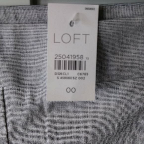 NWT LOFT Ruffle Short - Picture 6 of 8